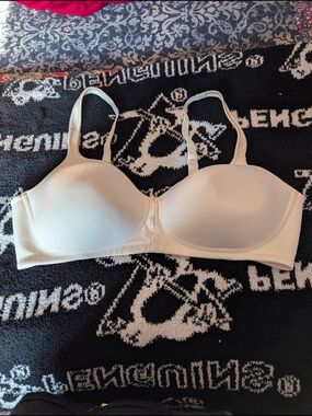 Everyday Smooth Lightly Padded Bra in Ivory - Vanity Fair